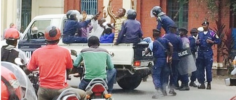 L'arrestation des militants le 15 mars 2016